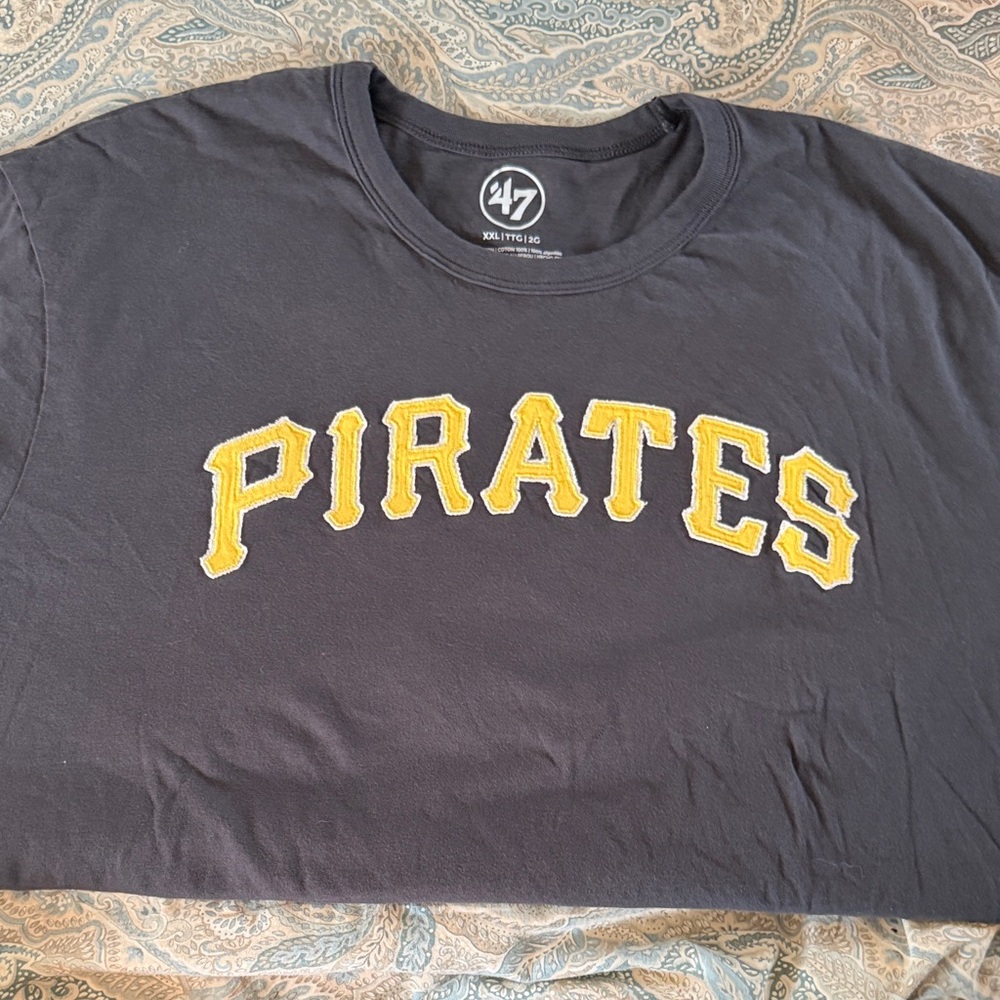 NWOT XXL Pittsburgh Pirates Soft Short Sleeve T ‘47 Brand With Logo On Sleeve